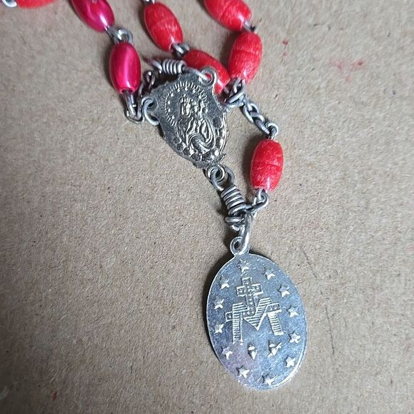 Red Beaded Rosary with Silver Toned Cross Unisex Medals Charms 2 Toned Reds - Picture 8 of 16